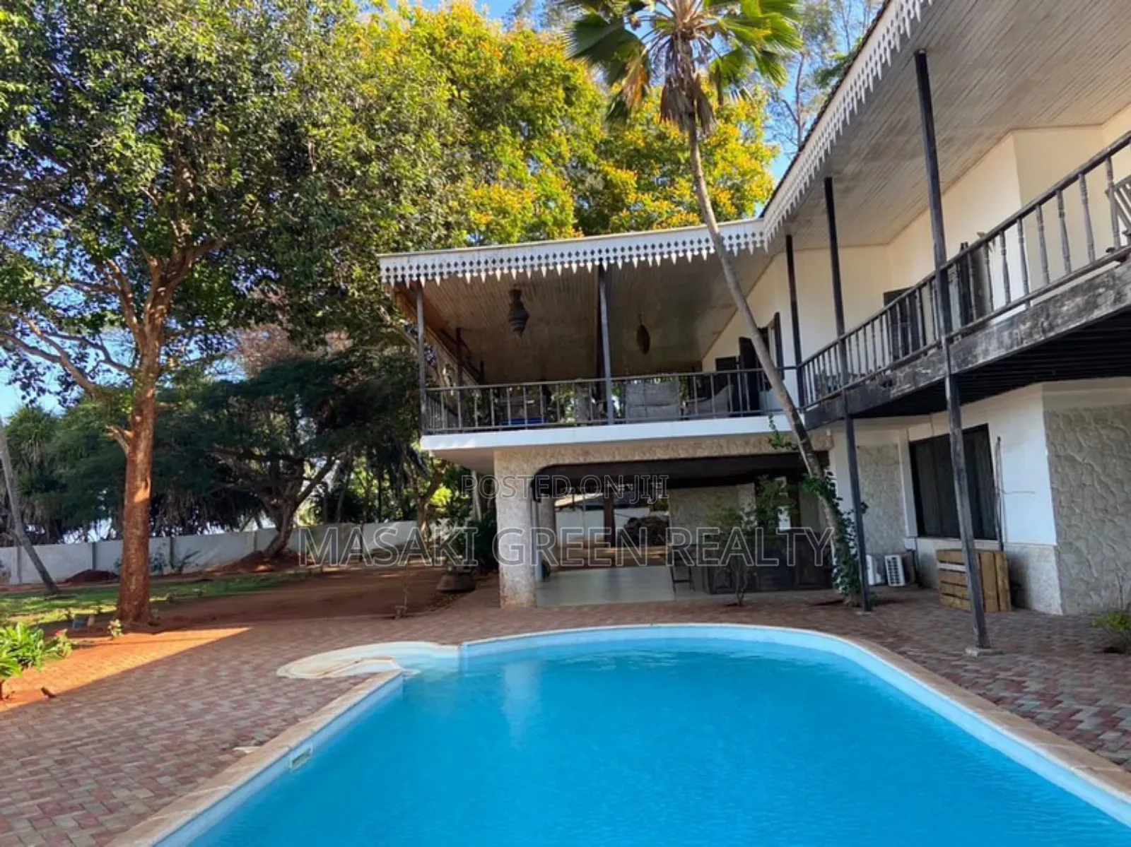 8bdrm House in Mbezi Estate, Kinondoni for sale in Kinondoni