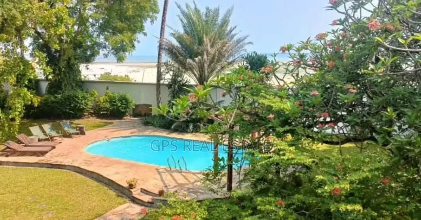 4bdrm Maisonette in Masaki Beach, Kinondoni for sale in Kinondoni