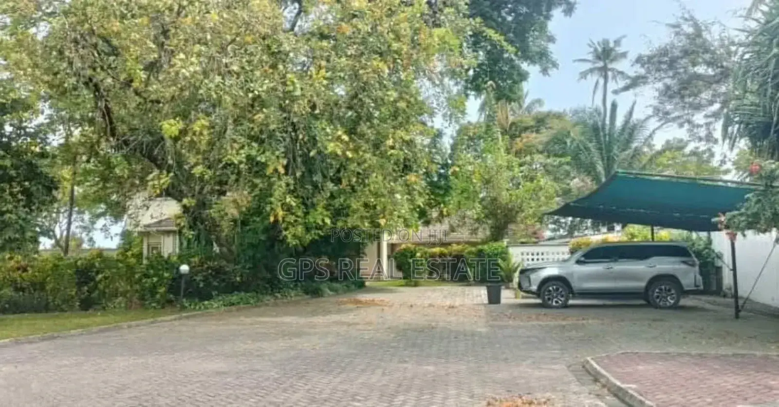 4bdrm Maisonette in Masaki Beach, Kinondoni for sale in Kinondoni
