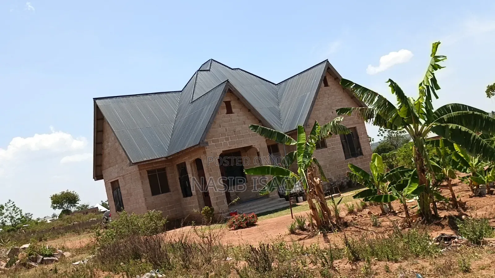 3bdrm House in Isera Center, Buswelu for sale in Buswelu