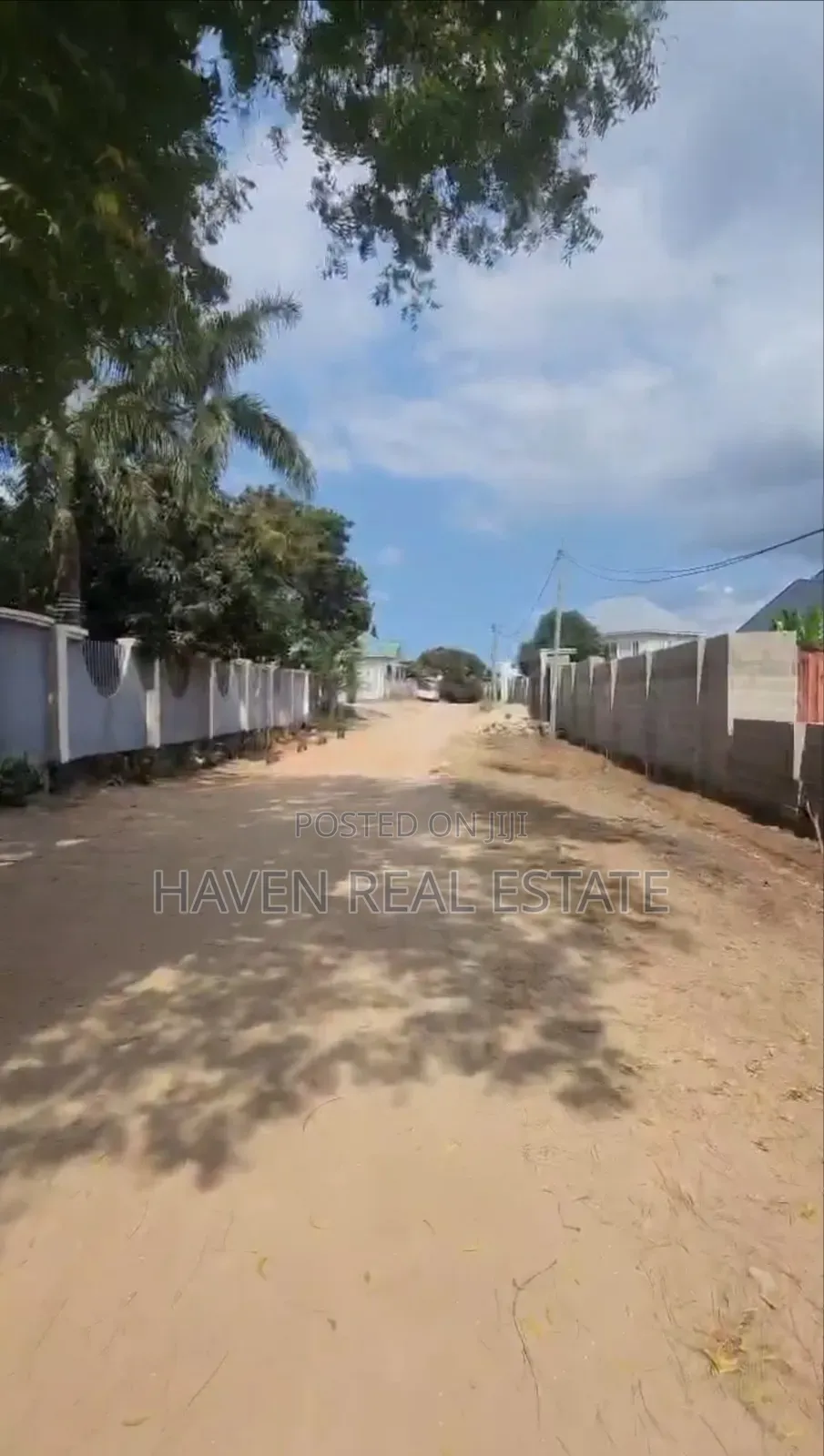 Plot Inauzwa Madale Kwa Kawawa in Goba