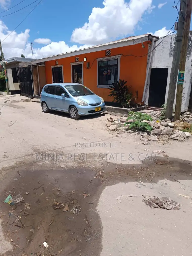 7bdrm House in Kinondoni for sale in Kinondoni