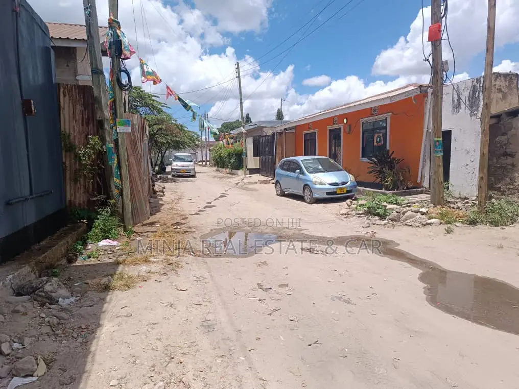 7bdrm House in Kinondoni for sale in Kinondoni