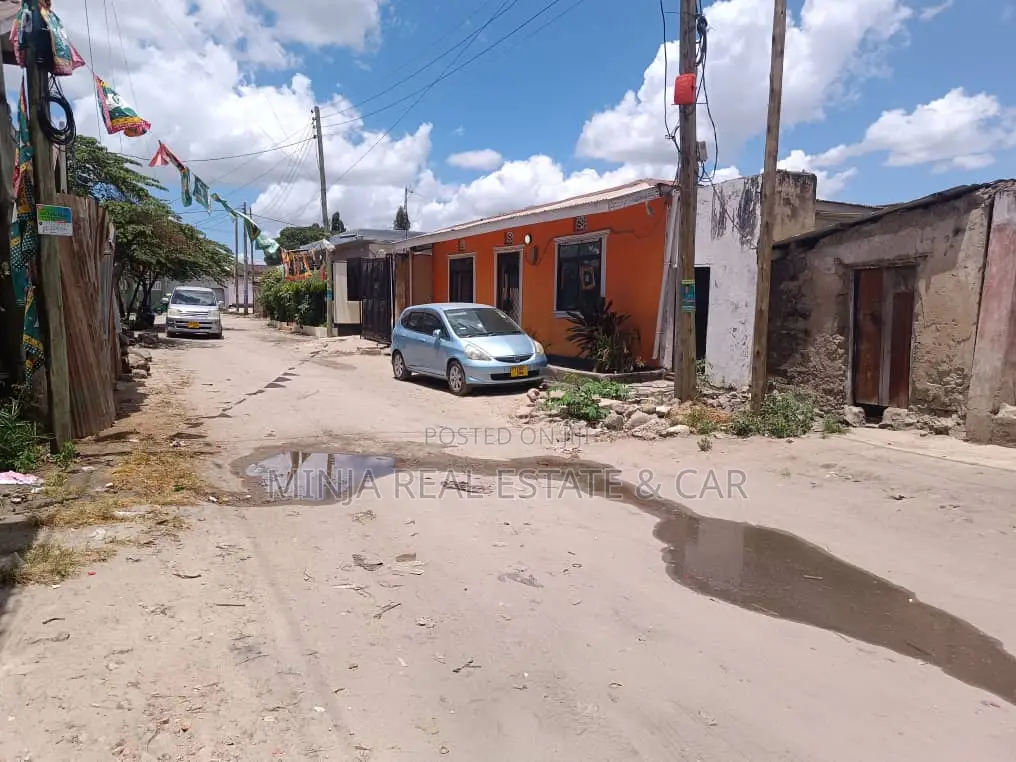 7bdrm House in Kinondoni for sale in Kinondoni