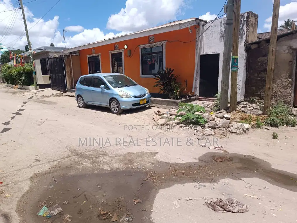 7bdrm House in Kinondoni for sale in Kinondoni