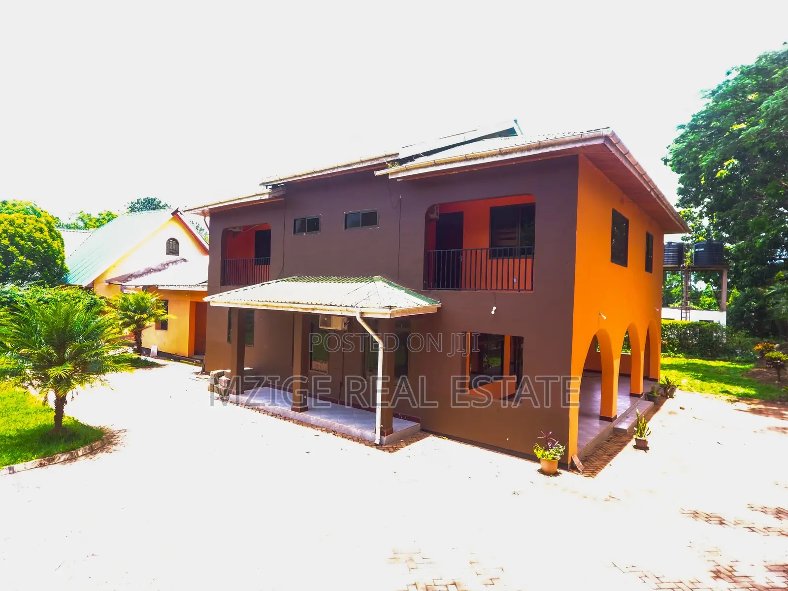 6bdrm Bungalow in For Sale: Stunning for sale in Moshi Urban