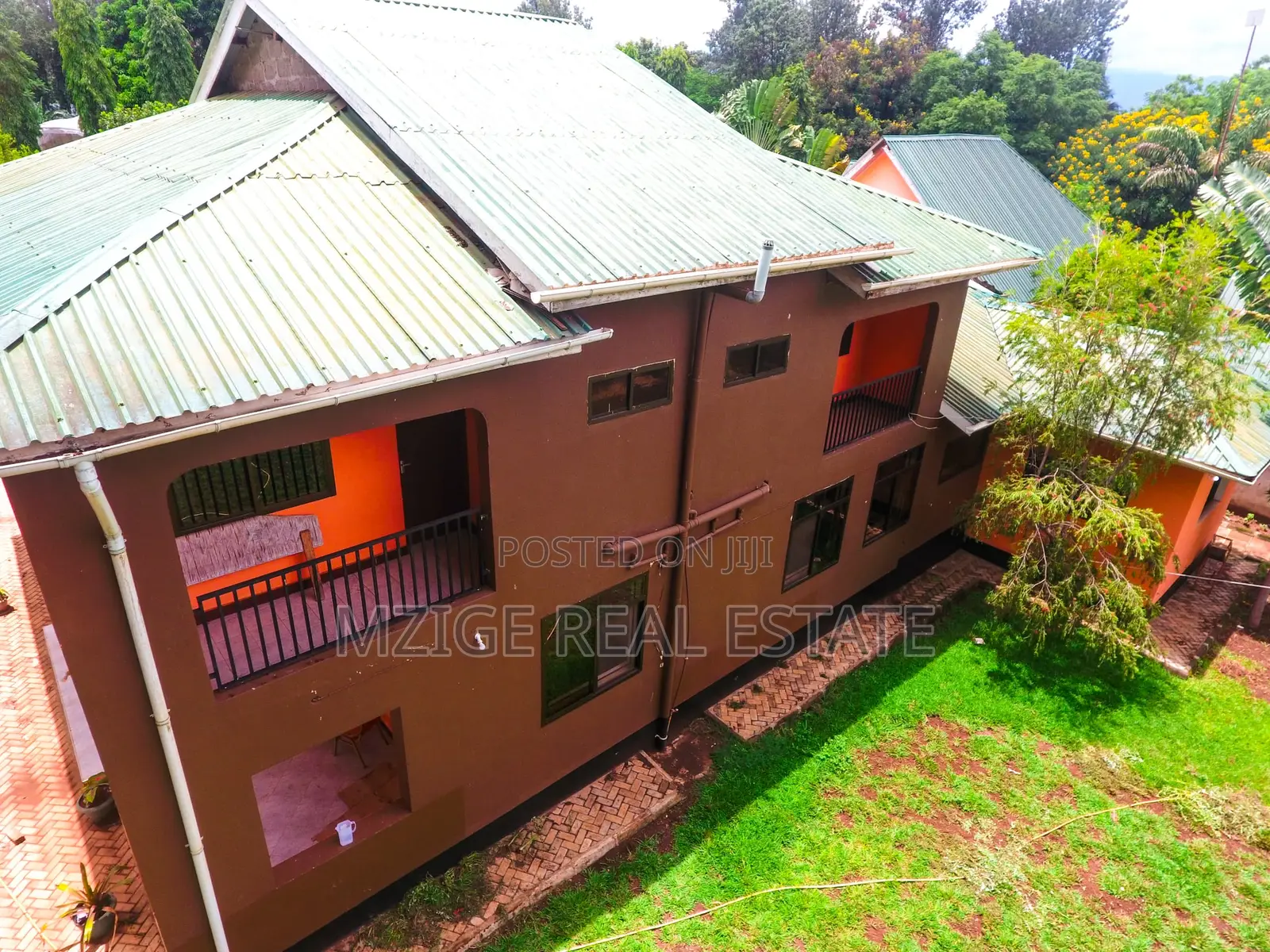 6bdrm Bungalow in For Sale: Stunning for sale in Moshi Urban