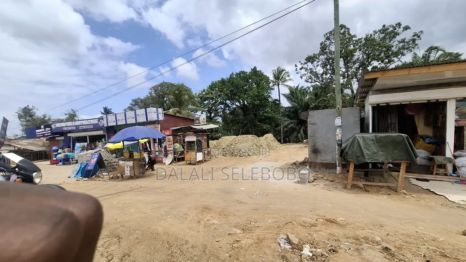 Plot We Look Tarmac Morogoro Road in Kinondoni