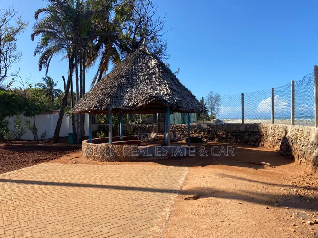 10bdrm House in Mbezi Beach for sale in Mbezi Beach