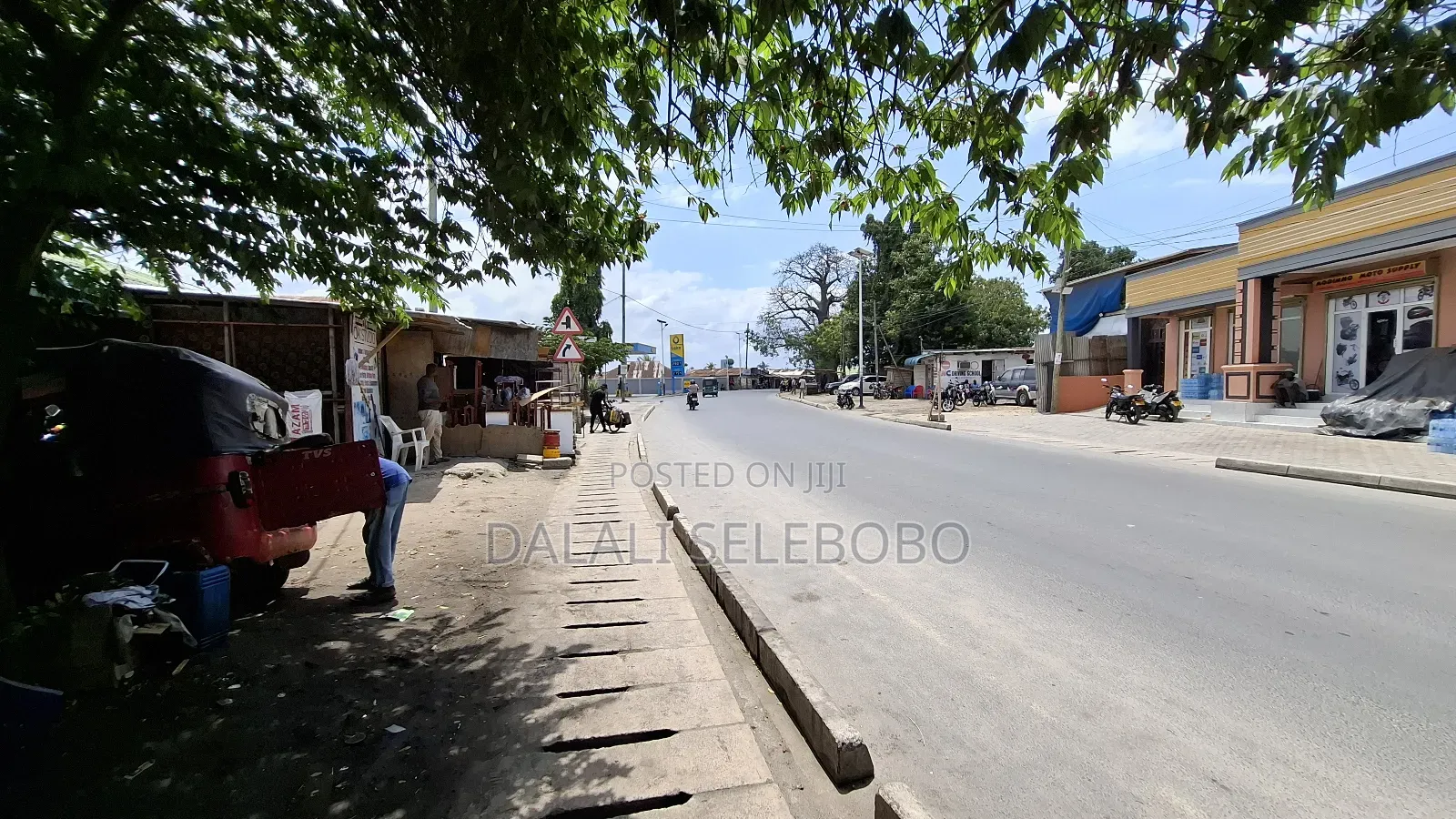8bdrm Bungalow in Mwananyamala B for sale in Mwananyamala