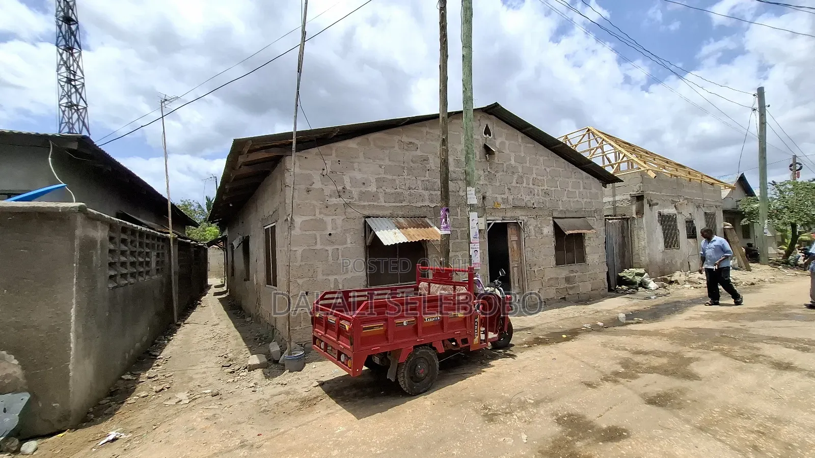 6bdrm Bungalow in Kinondoni Hananasif for sale in Kinondoni