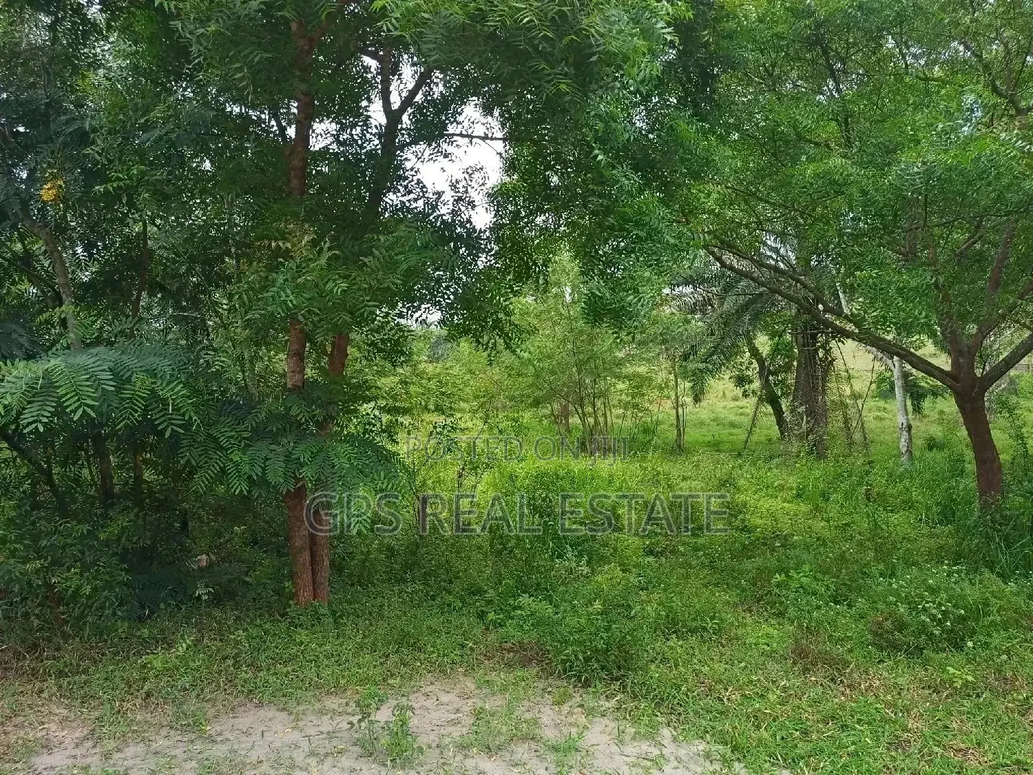 Kiwanja Kiwanja Kinauzwa in Kigamboni