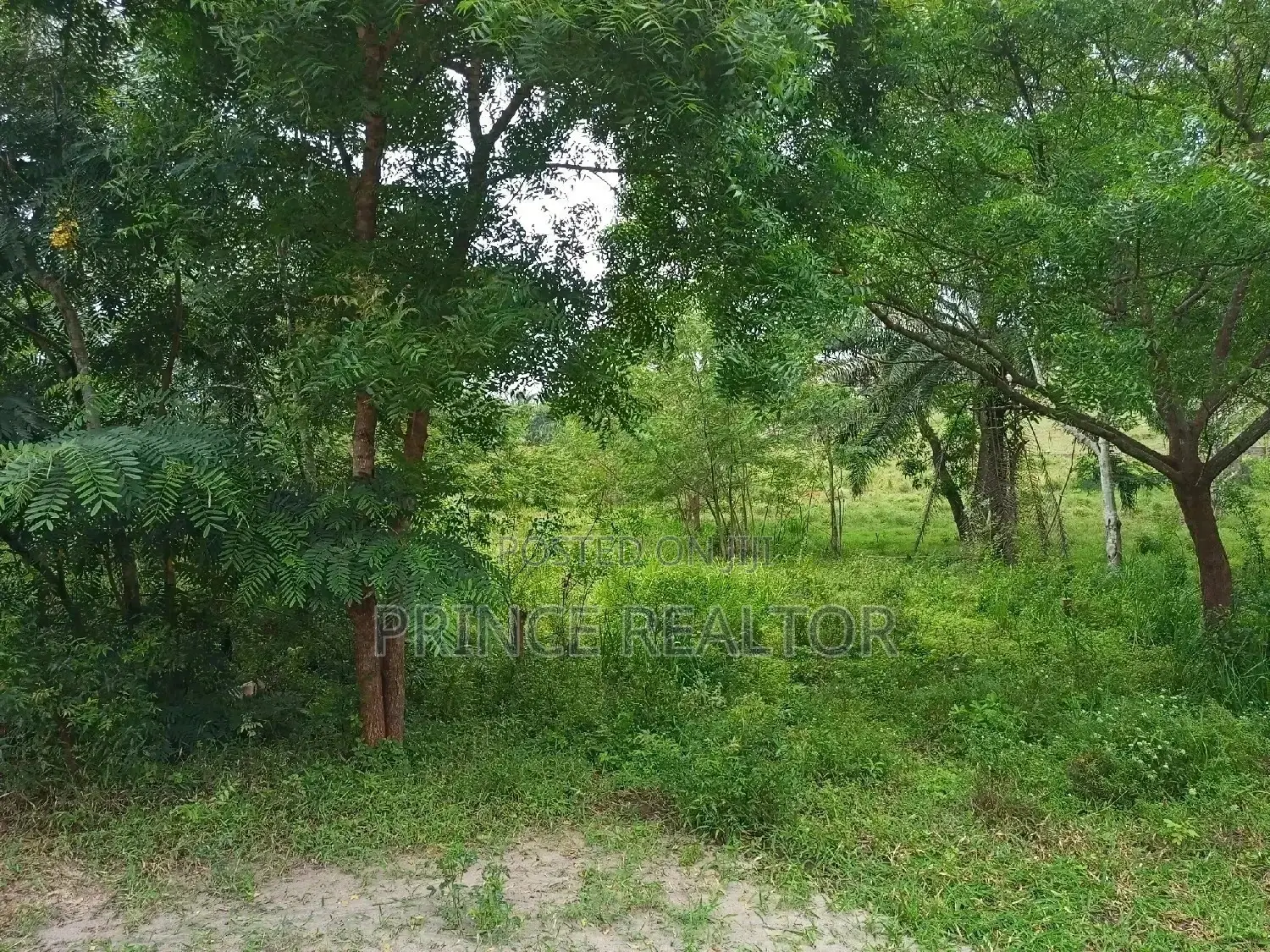Kiwanja Kiwanja Kinauzwa in Kigamboni