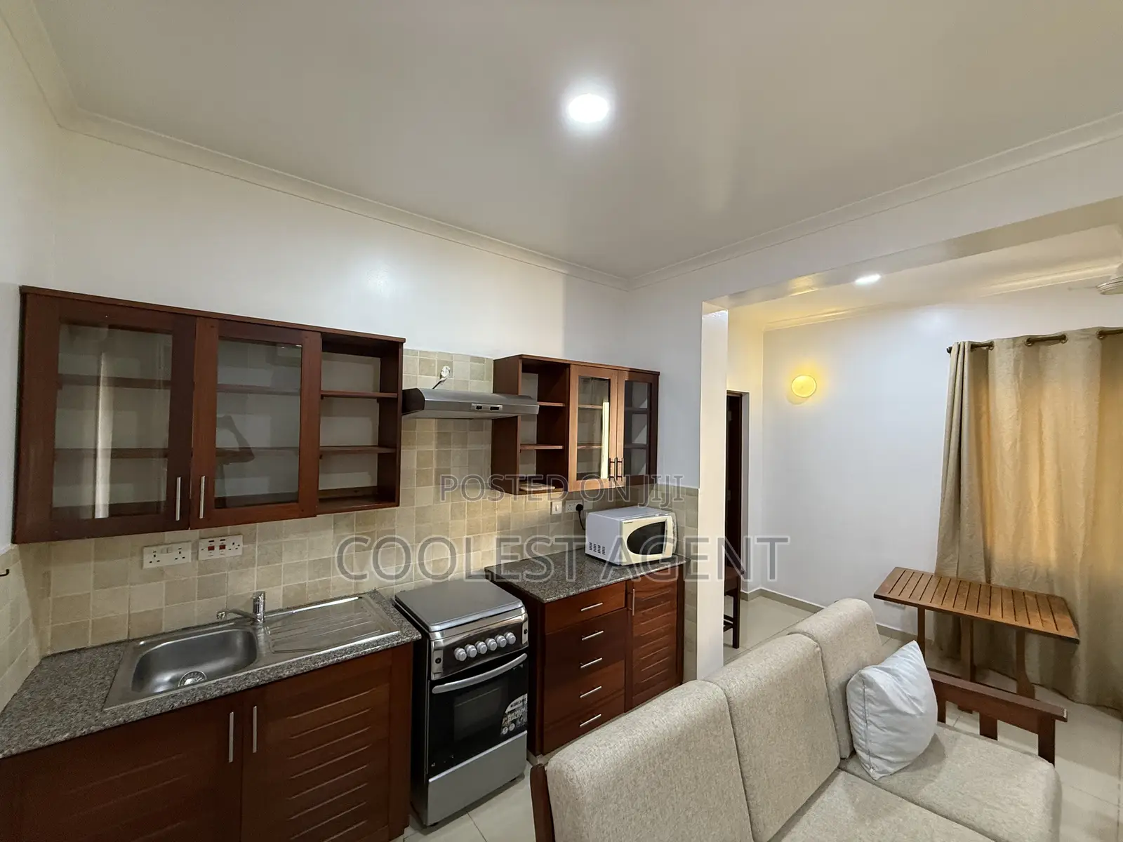 Furnished 1bdrm Apartment in Coolest Estate, Oyster Bay for rent in Oyster Bay
