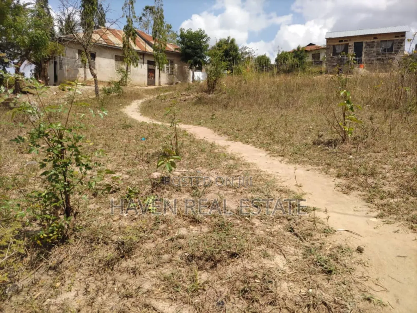 Kiwanja Kinauzwa Kimara Suka in Kimara