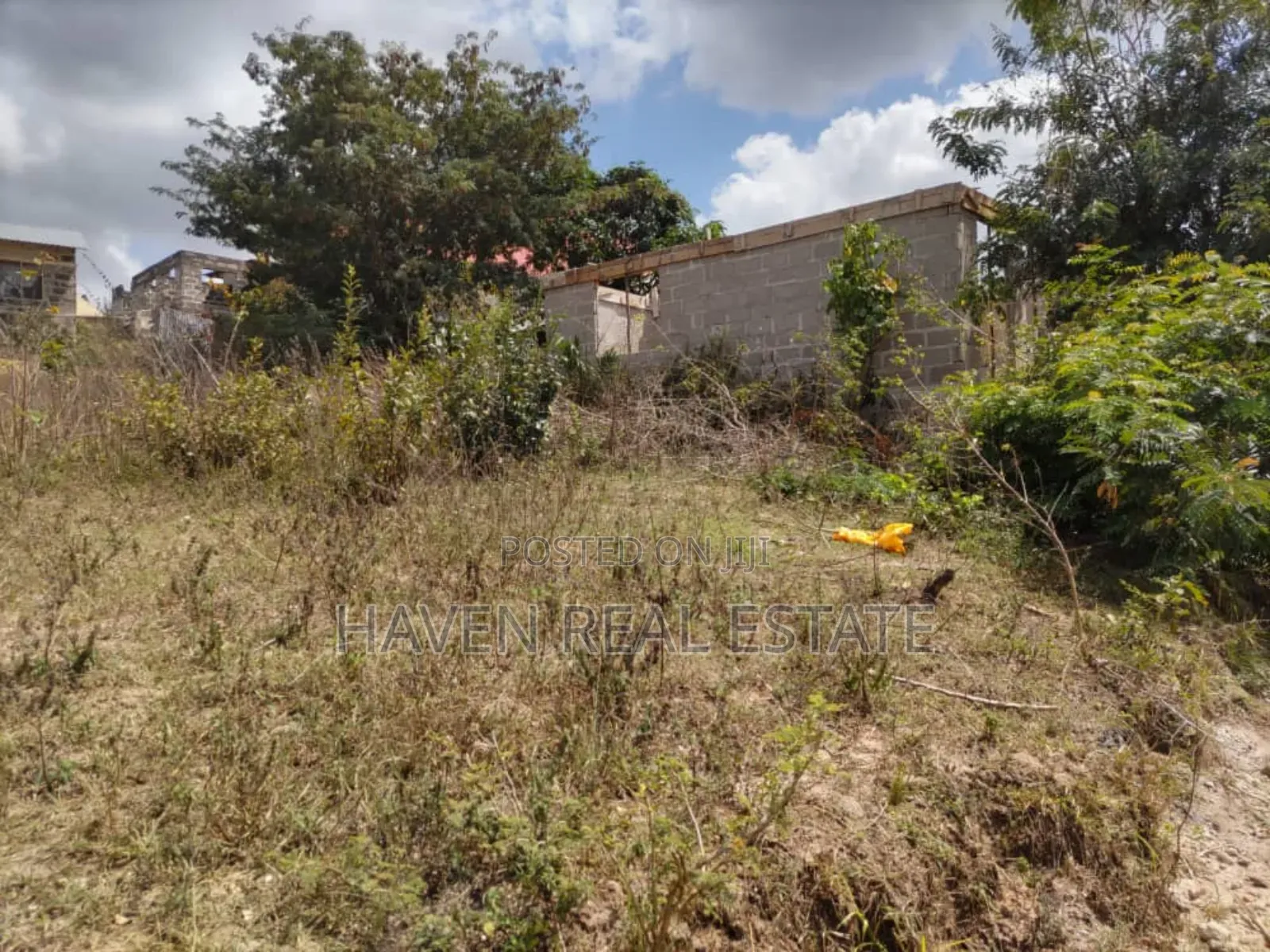 Kiwanja Kinauzwa Kimara Suka in Kimara