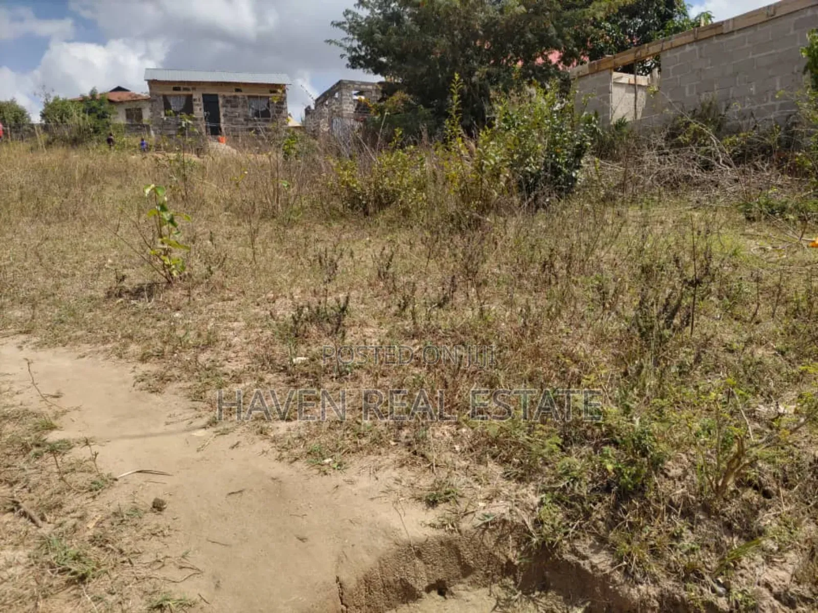 Kiwanja Kinauzwa Kimara Suka in Kimara