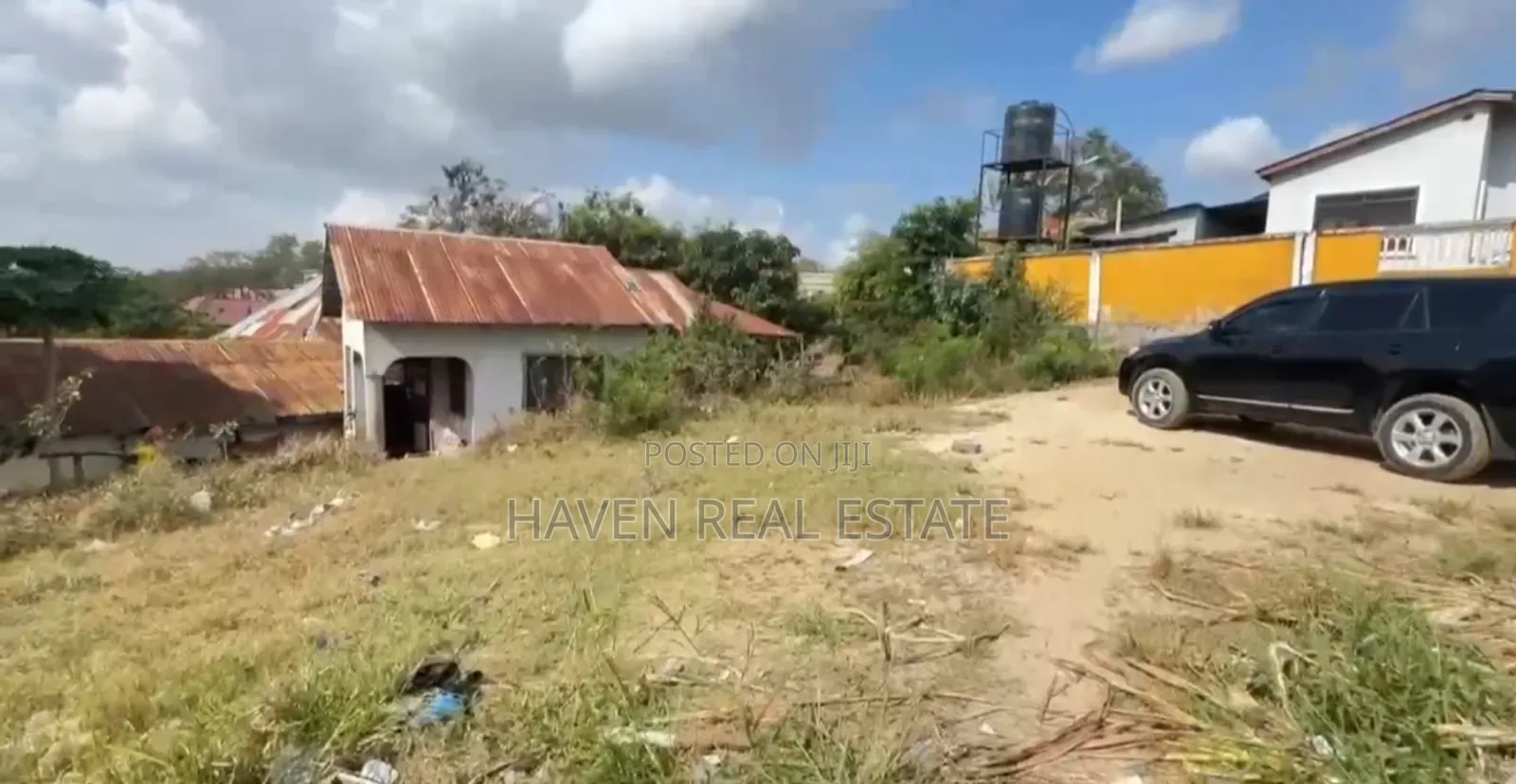 Kiwanja Kinauzwa Makongo CCM in Makongorosi