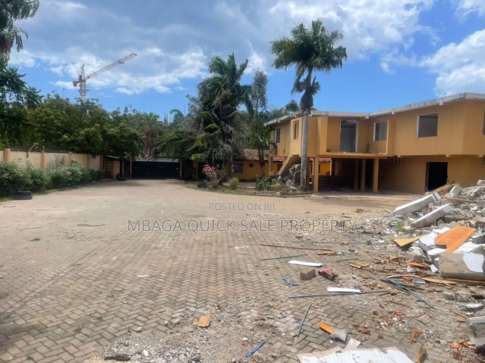 Big Plot Area SQM 3300 for Sale at Masaki in Masaki