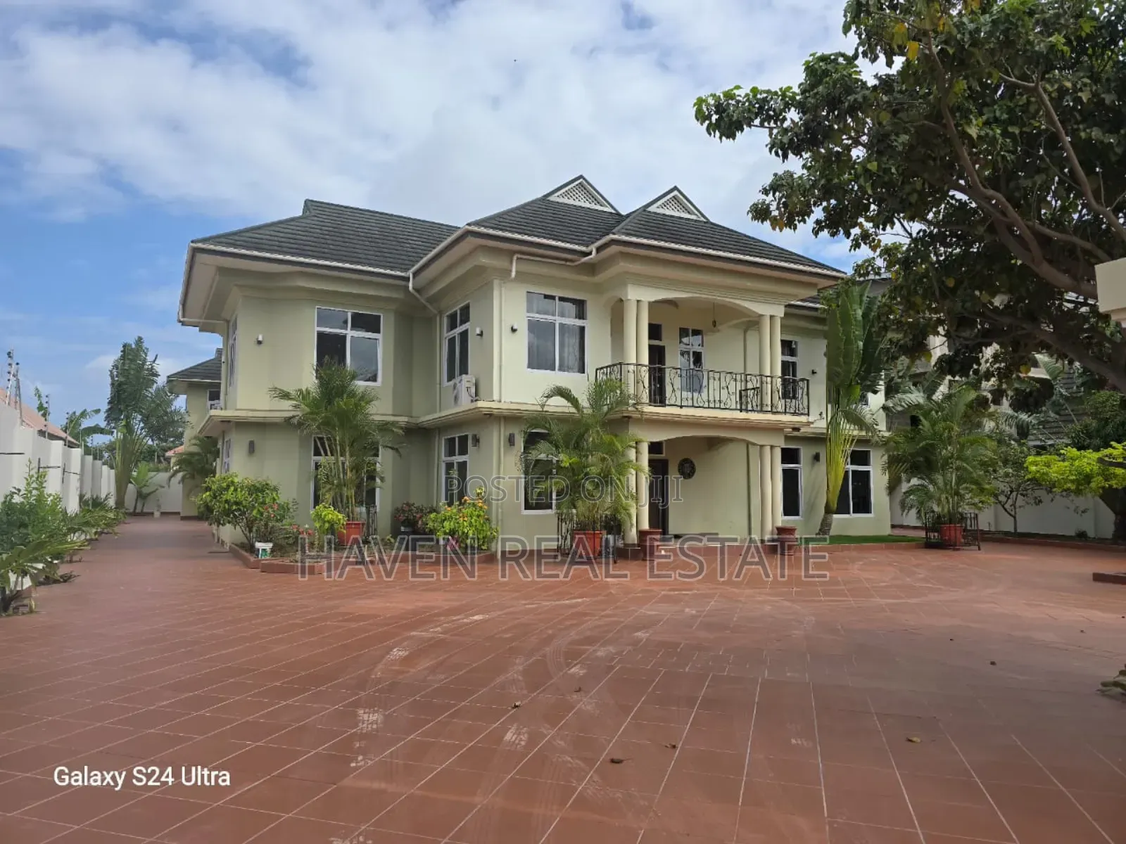 10bdrm House in Mbweni for sale in Mbweni