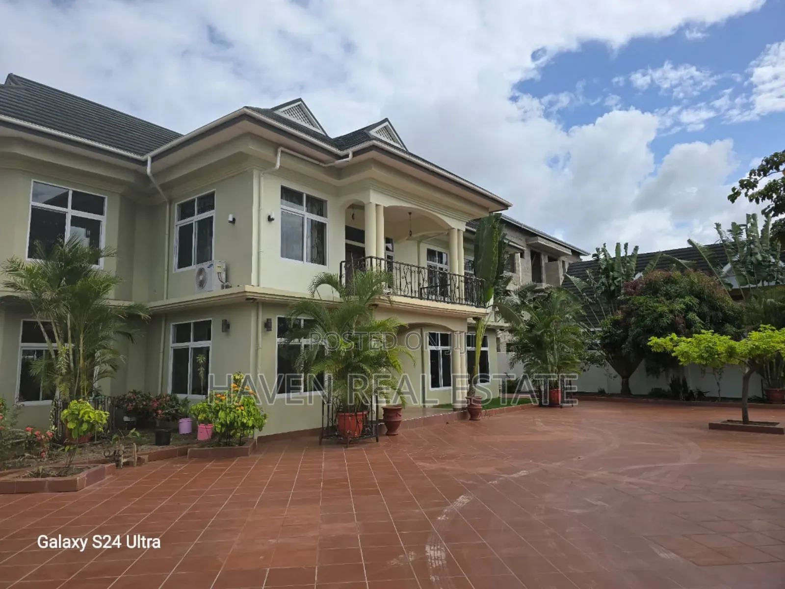10bdrm House in Mbweni for sale in Mbweni