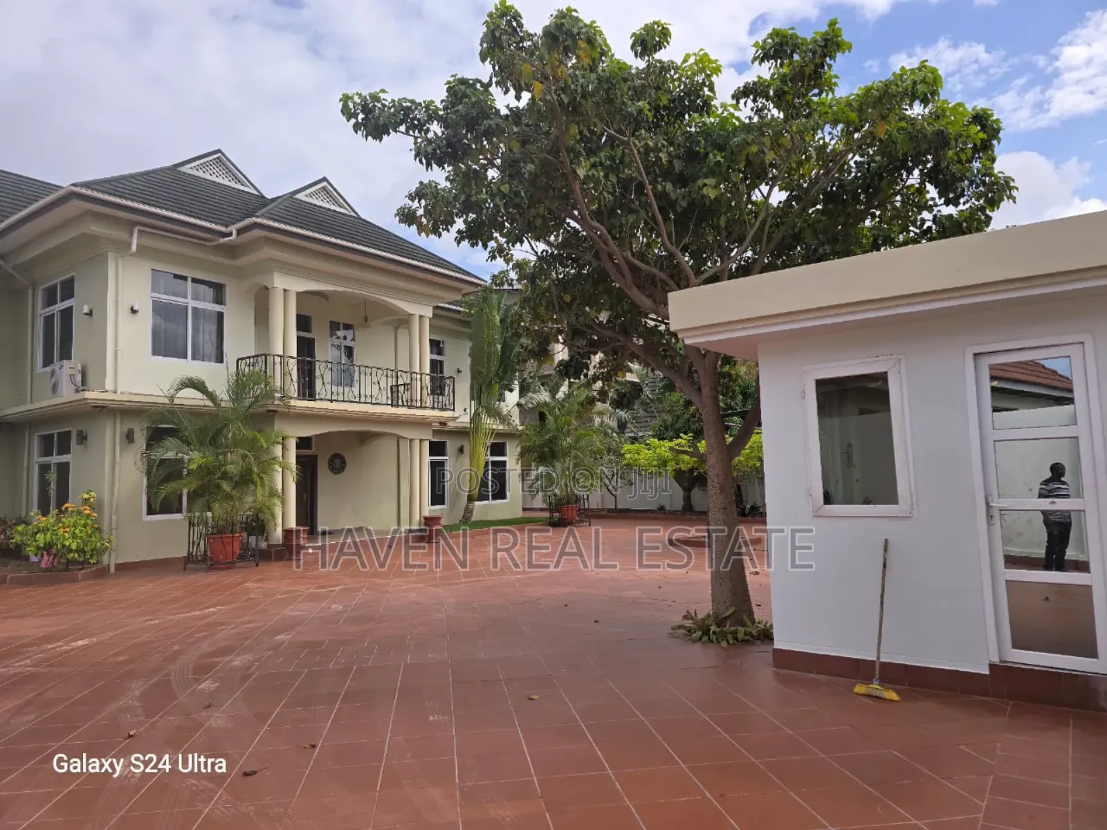 10bdrm House in Mbweni for sale in Mbweni
