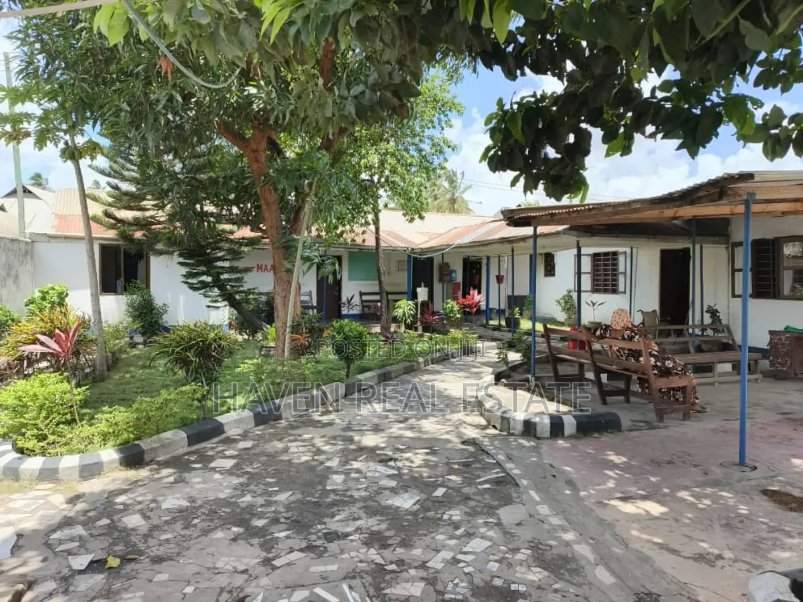 Hospital Inauzwa Mbagala Mbande in Mbagala