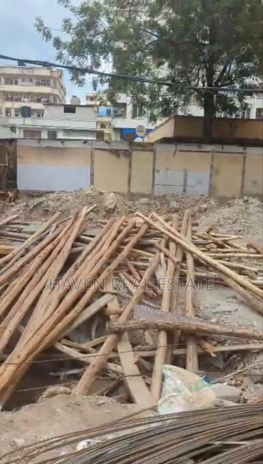 Kiwanja Kinauzwa Fire Kariakoo in Kariakoo