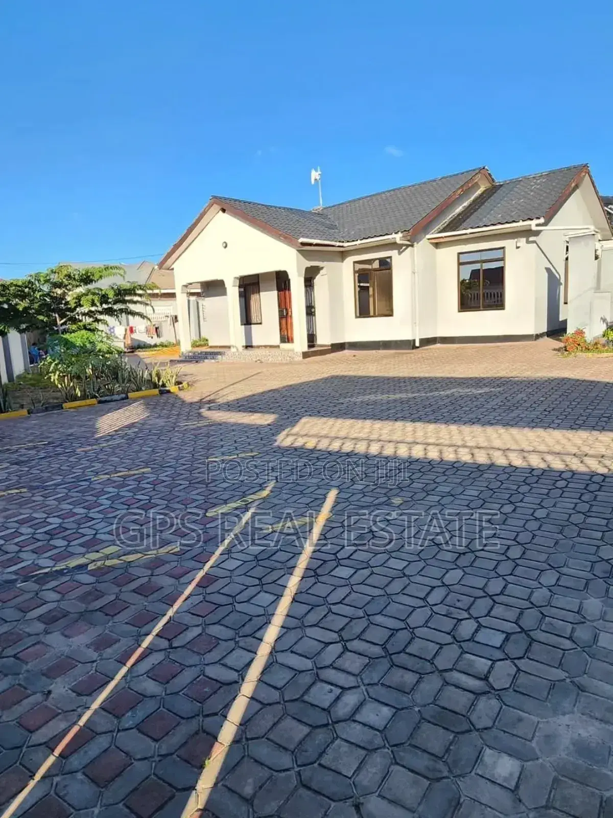 3bdrm House in Mikwambe, Kigamboni for sale in Kigamboni
