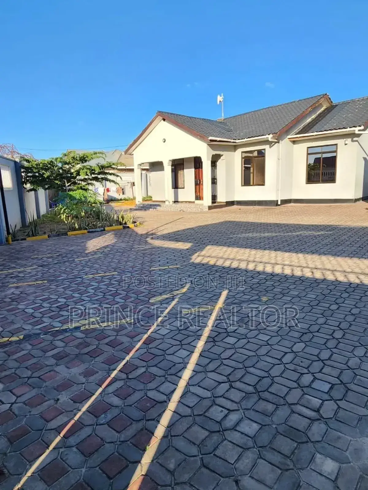 3bdrm House in Mikwambe, Kigamboni for sale in Kigamboni