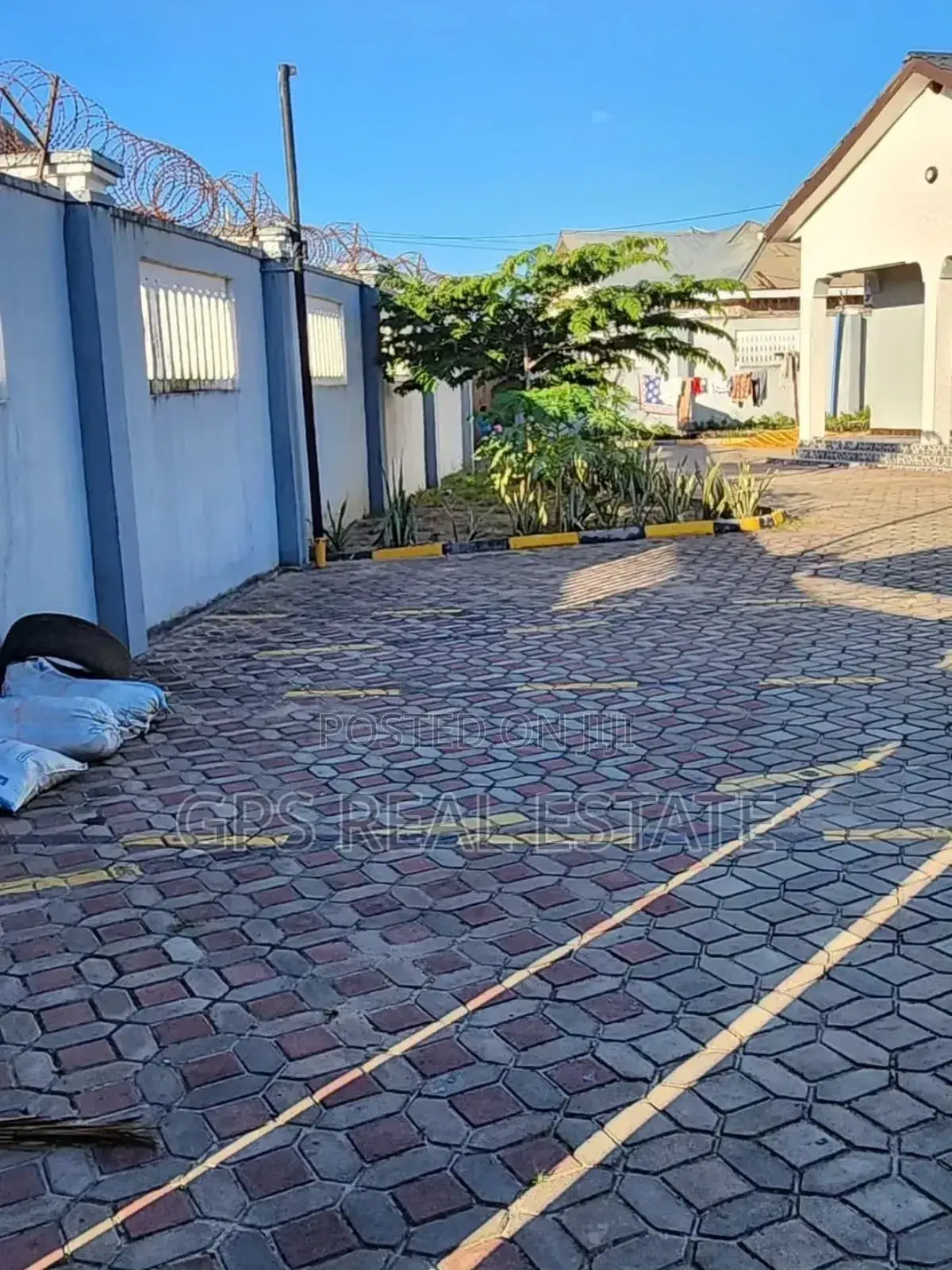 3bdrm House in Mikwambe, Kigamboni for sale in Kigamboni