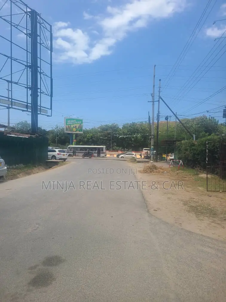 Commercial Prime Area for Sale Ada Estate in Ada Estate
