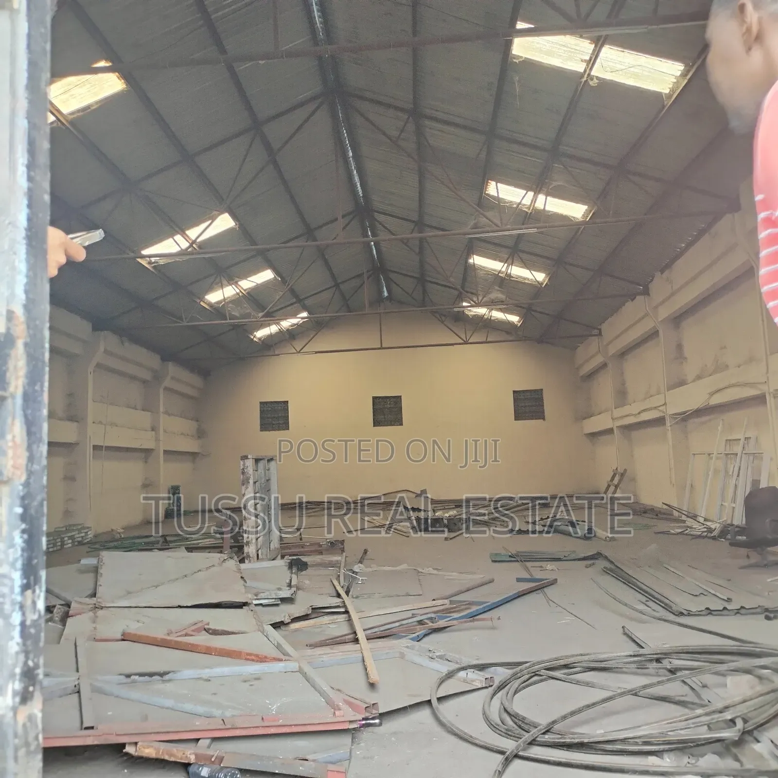 Warehouse for Rent Kipawa Airport DSM in Kipawa