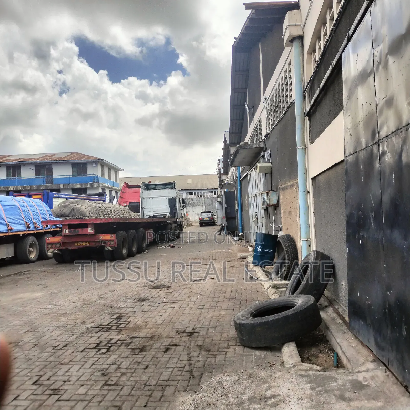 Warehouse for Rent Kipawa Airport DSM in Kipawa