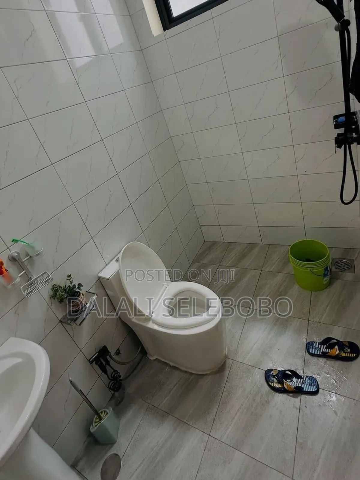 4bdrm Bungalow in Makumbusho, Kinondoni for sale in Kinondoni