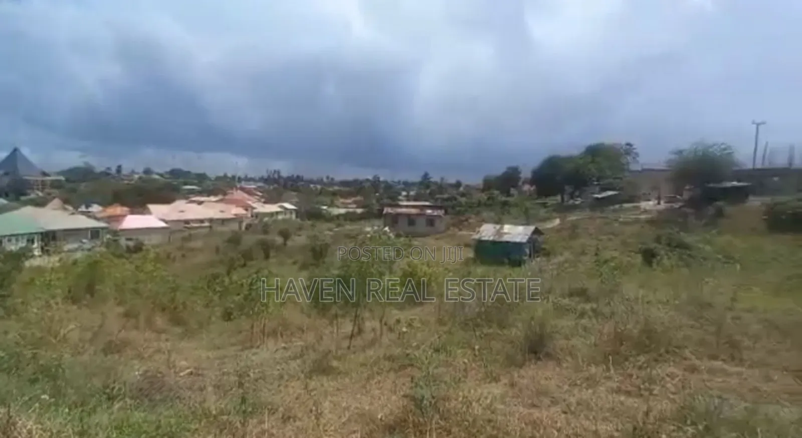 4acres Zinauzwa Ubungo Msewe in Makuburi