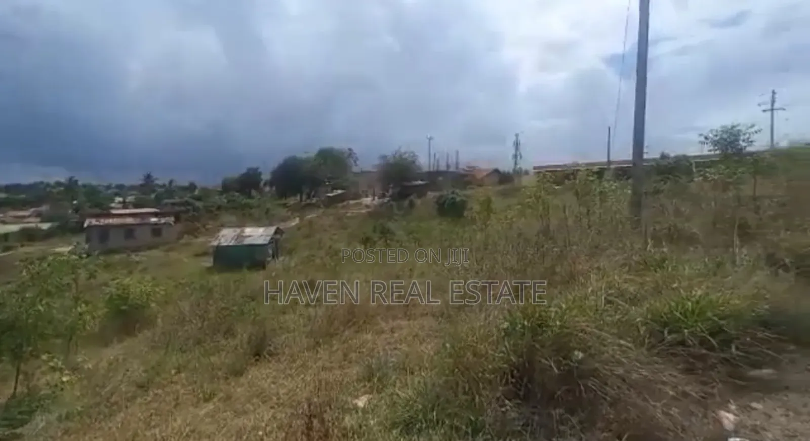 4acres Zinauzwa Ubungo Msewe in Makuburi