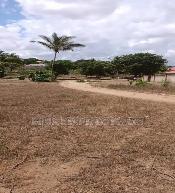 Plot for Sale Madale Flamingo in Goba