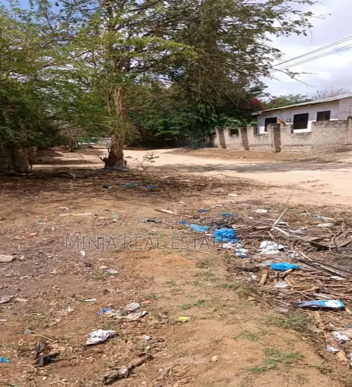 Plot for Sale Madale Police in Goba