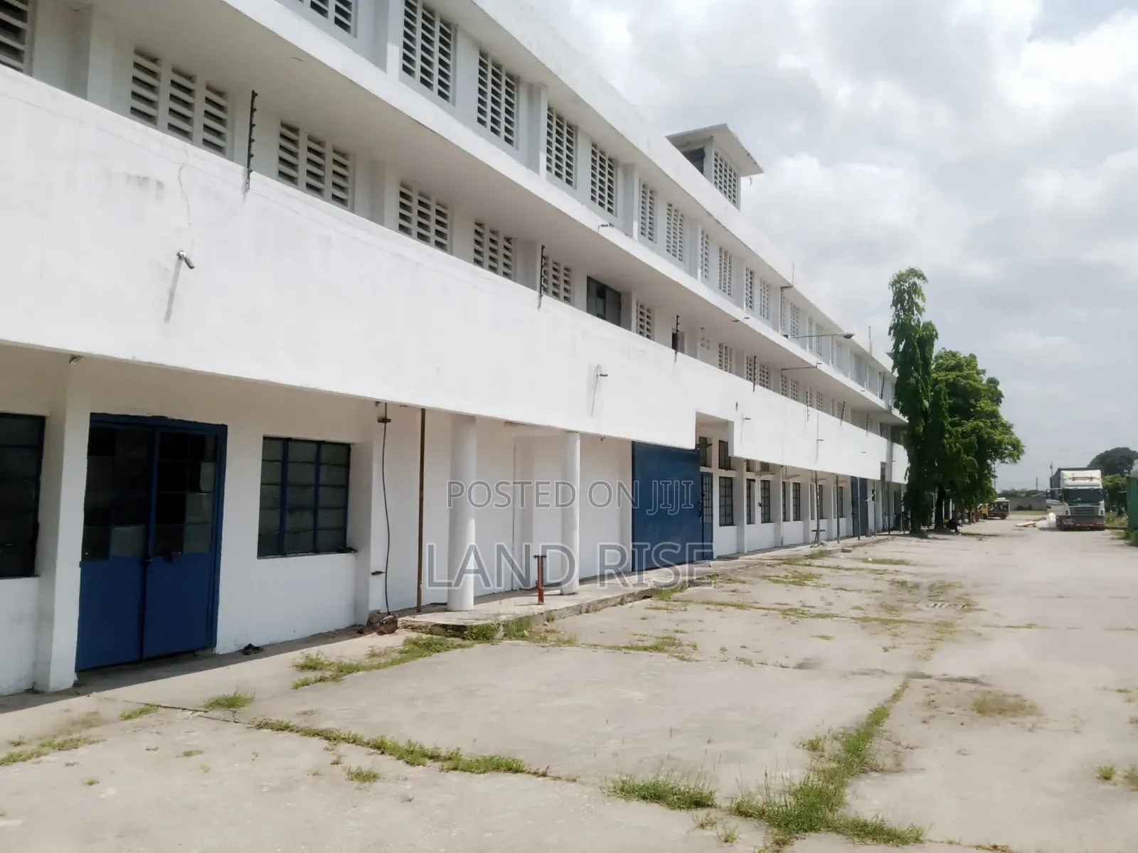 Warehouse in Ubungo Size 5000 SQM in Kinondoni