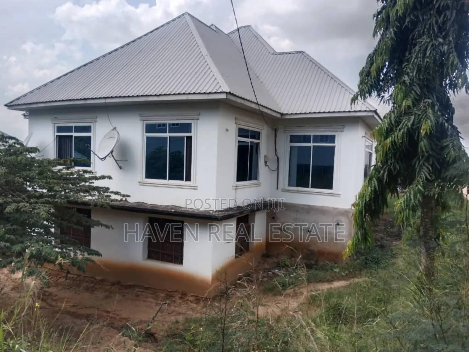 7bdrm House in Kinyerezi for sale in Kinyerezi