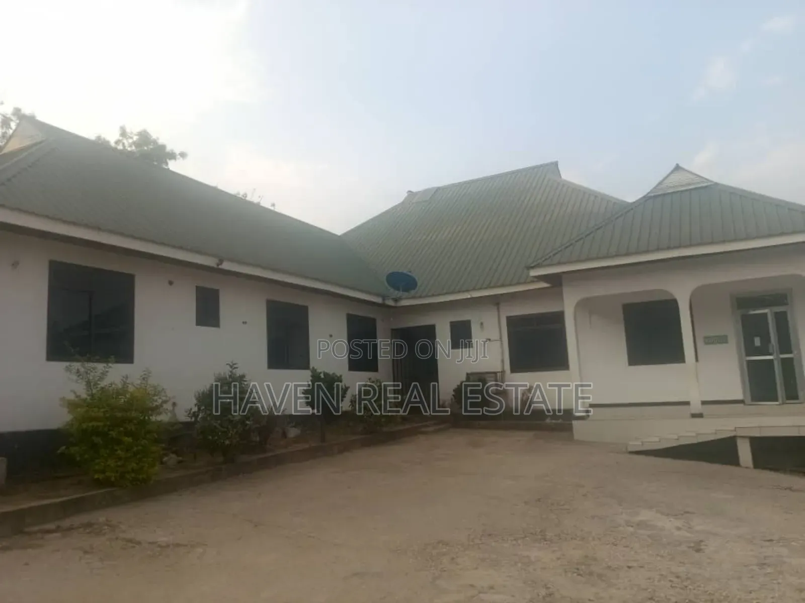Lodge Inauzwa Mbezi Magufuli in Mbezi
