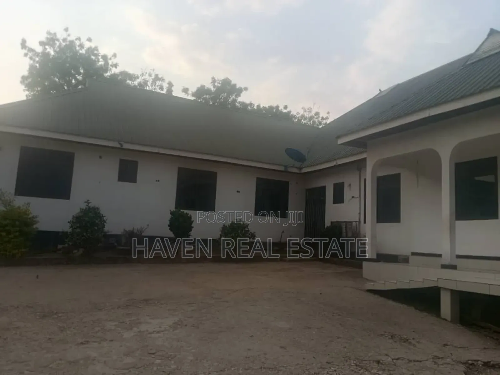 Lodge Inauzwa Mbezi Magufuli in Mbezi
