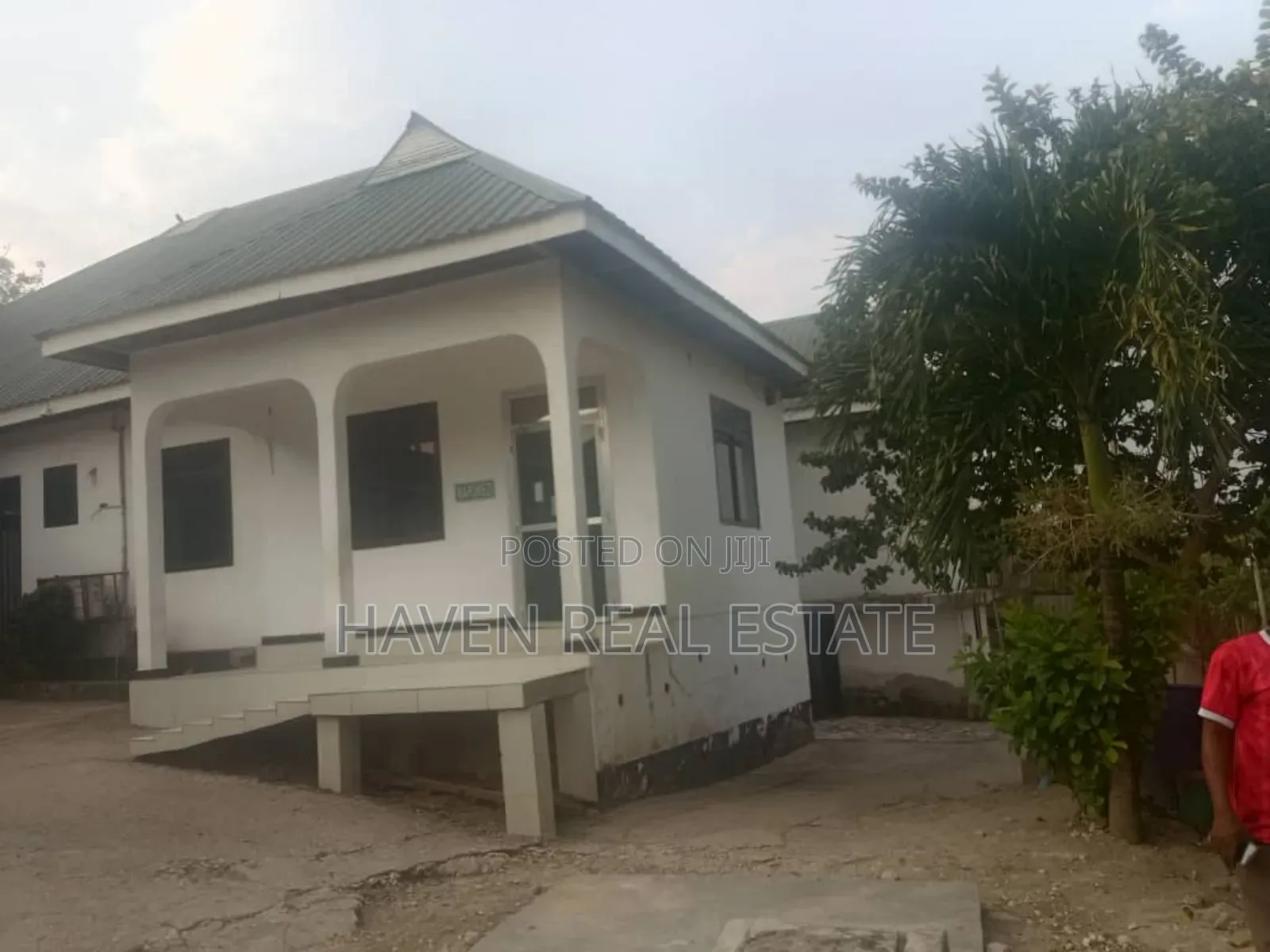 Lodge Inauzwa Mbezi Magufuli in Mbezi