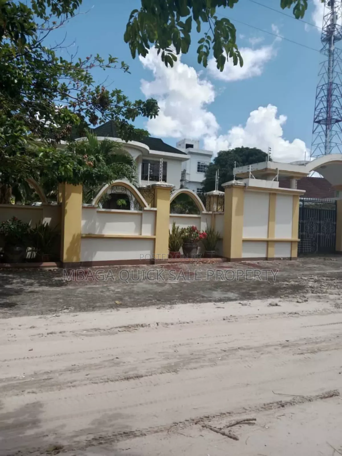 5bdrm House in Mbagala, Mtoni for sale in Mtoni