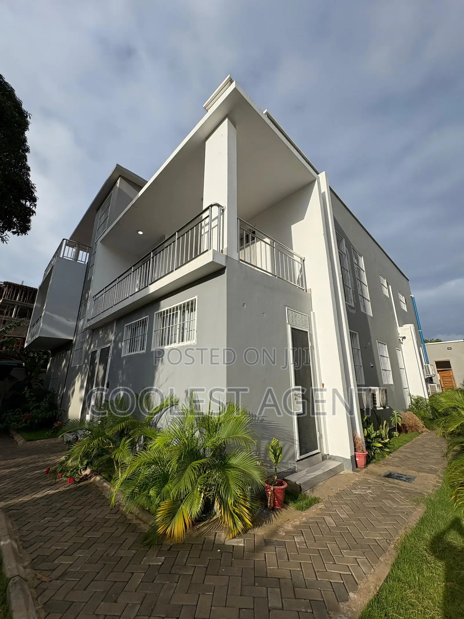 5bdrm Maisonette in Coolest Estate, Masaki for rent in Masaki