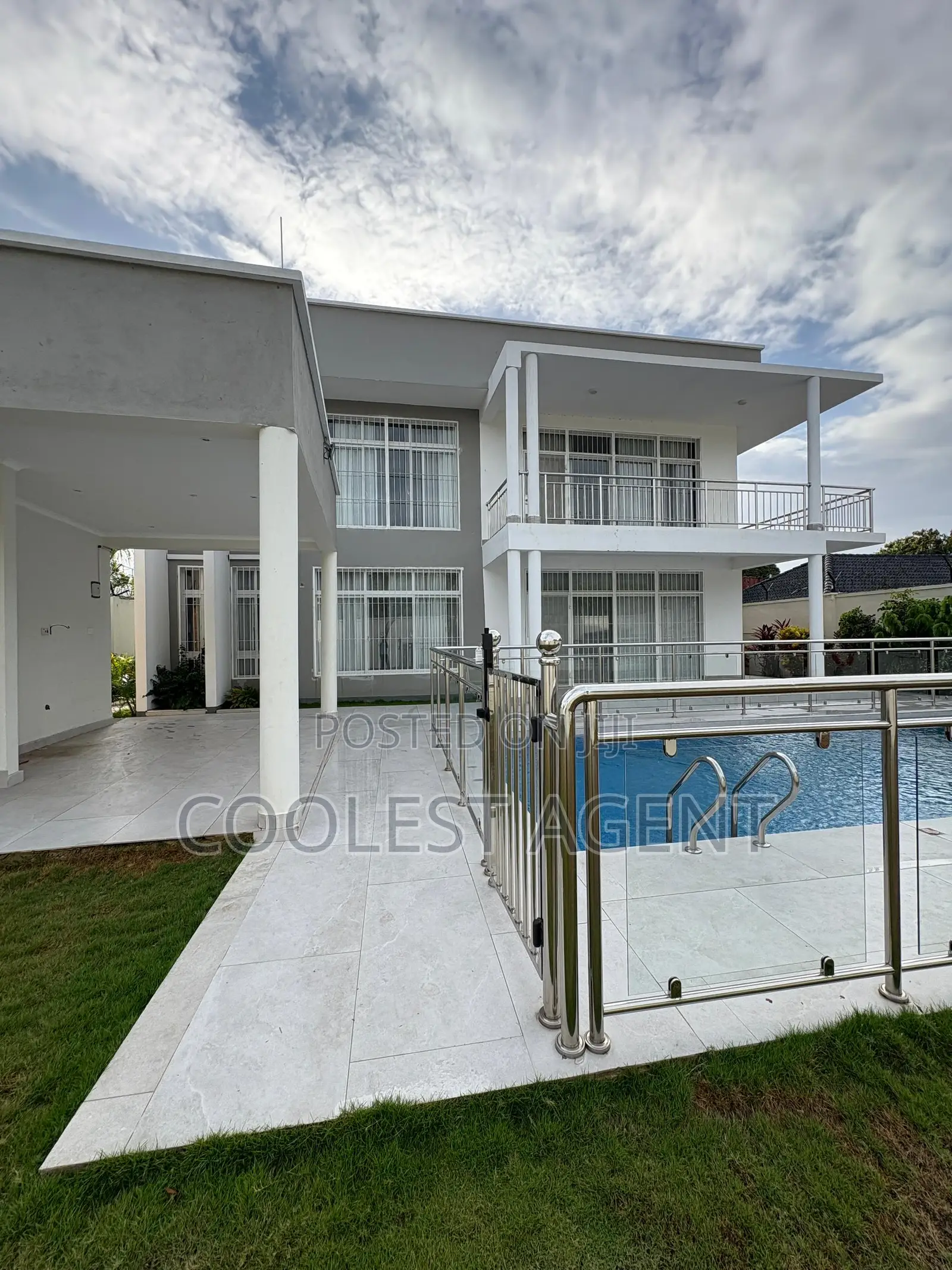 5bdrm Maisonette in Coolest Estate, Masaki for rent in Masaki