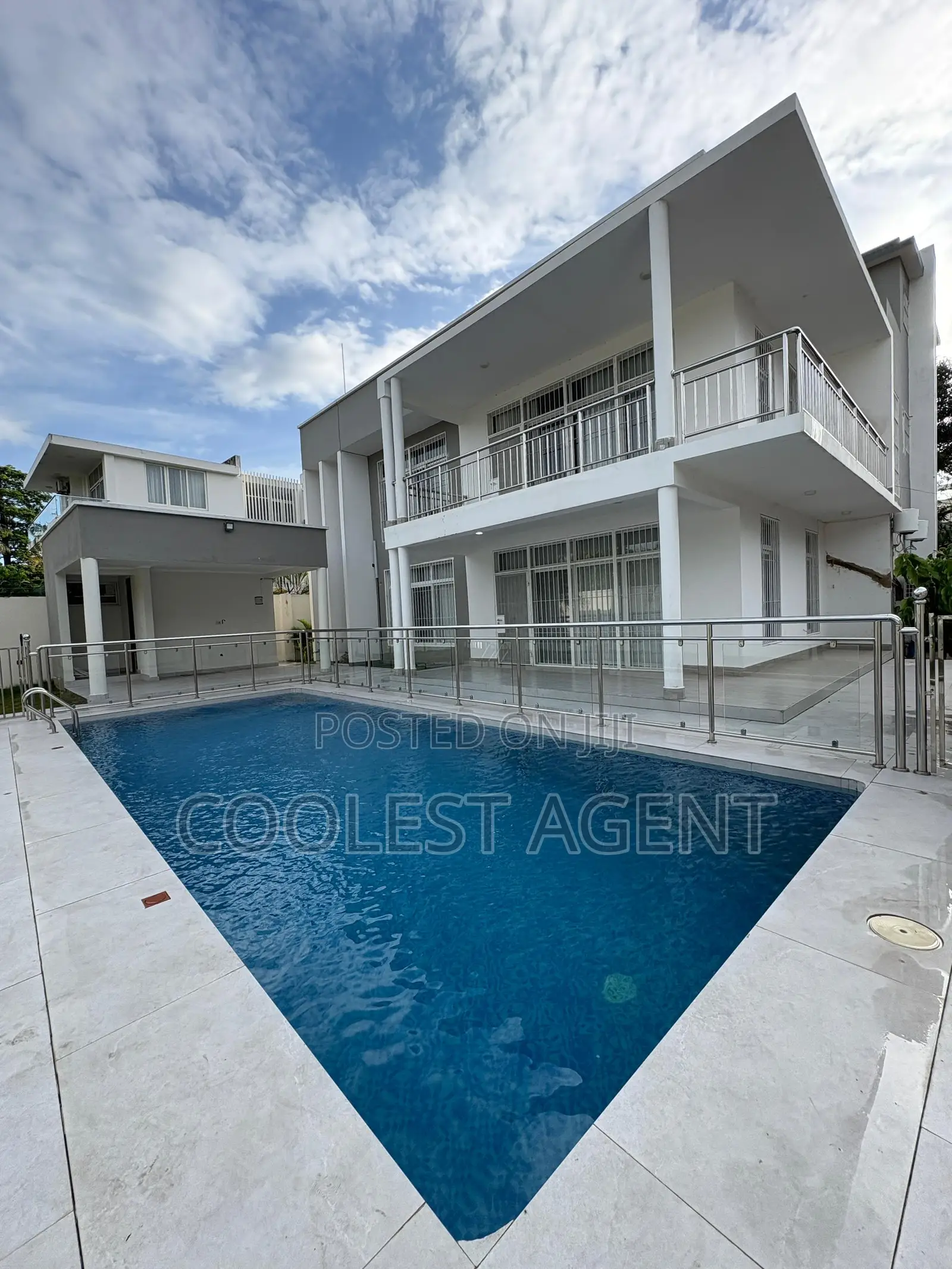 5bdrm Maisonette in Coolest Estate, Masaki for rent in Masaki