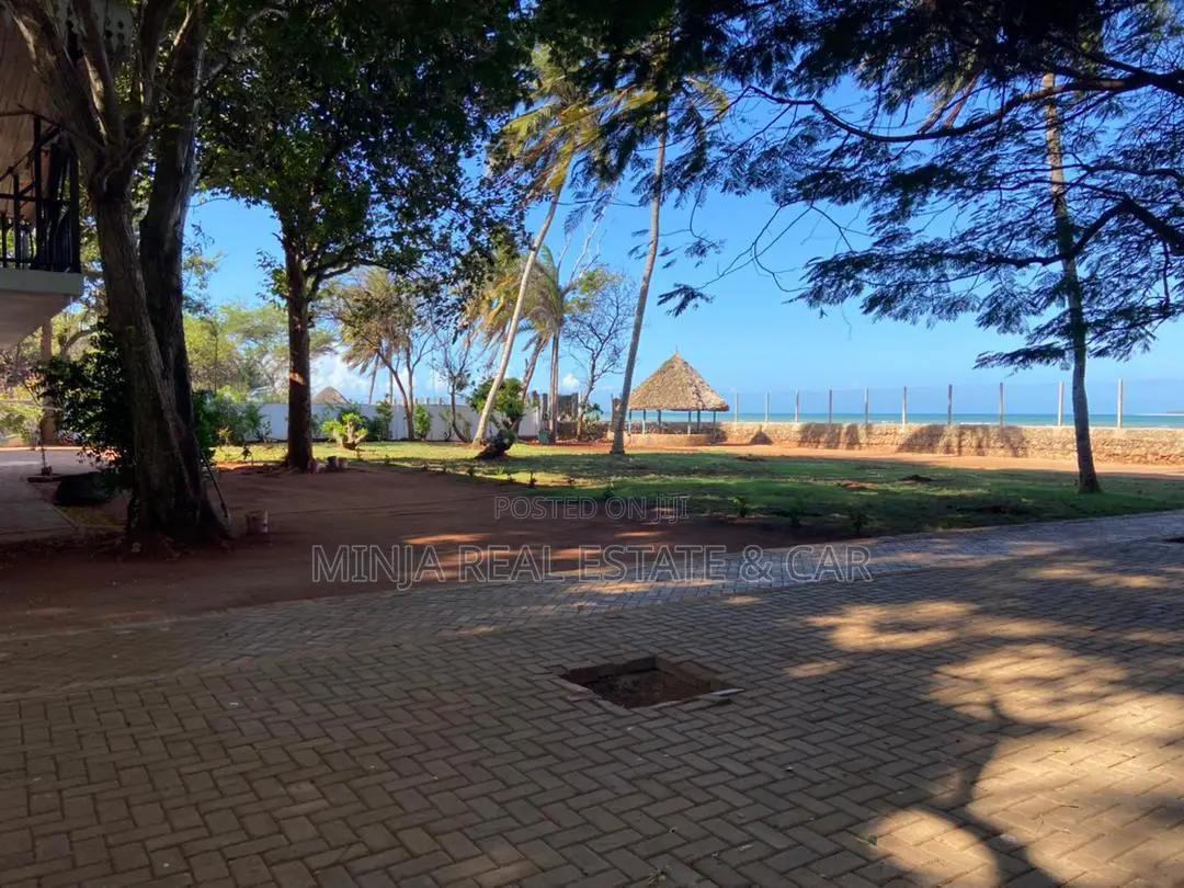 8bdrm House in Mbezi Beach for sale in Mbezi Beach