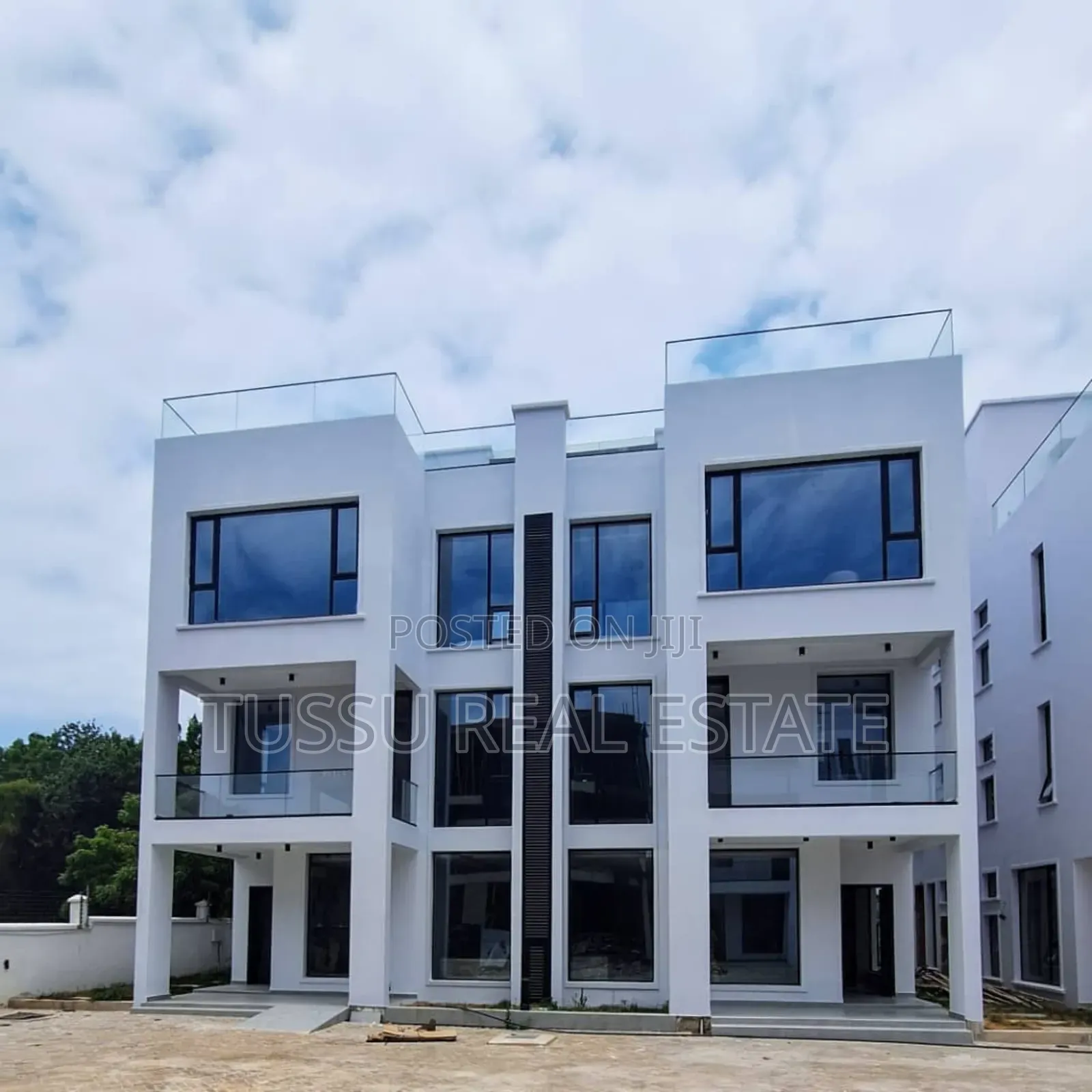 Furnished 5bdrm Villa in Masaki, Mbezi Beach for sale in Mbezi Beach